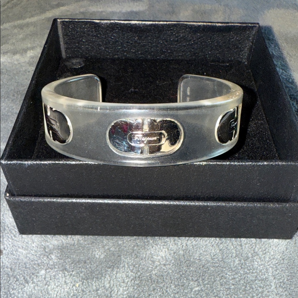Preloved Salvatore Ferragamo Transparent Silver Cuff Bracelet size 7.5”
